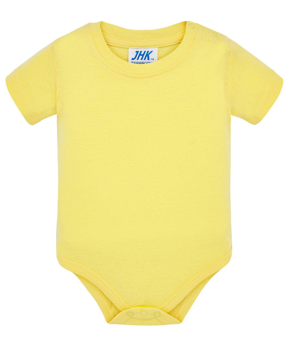 Body para bebé unisex de manga corta, 100% algodón. Ideal para personalizar con serigrafía, vinilo o transfer. Disponible en 5 colores y desde la talla 3 hasta los 12 meses. Etiqueta removible. Características: Baby playsuit con botones de metal en hombro y bajo. Cuello redondo con costura 1x1. GM: 85% algodón / 15% viscosa. Etiqueta removible